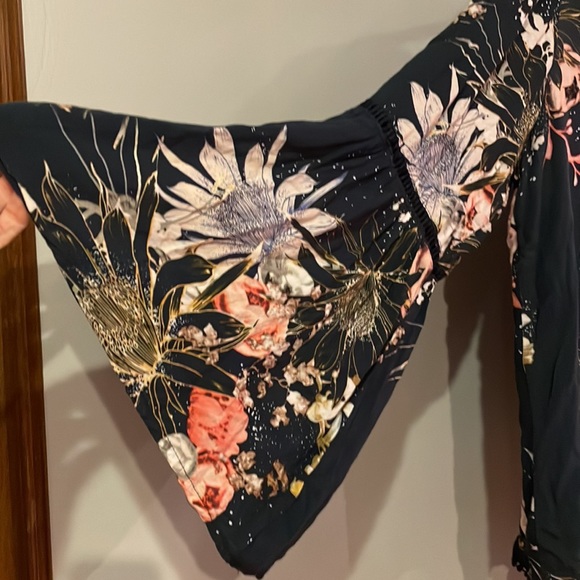 Jaase Floral Bell Sleeve Boho Hi-Lo Top Large - Picture 9 of 11